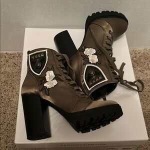 Steve Madden Green satin Heeled Ankle Boots NIB